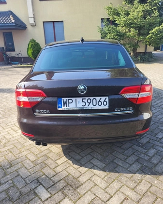 Skoda Superb cena 30800 przebieg: 136000, rok produkcji 2013 z Ostrzeszów małe 67
